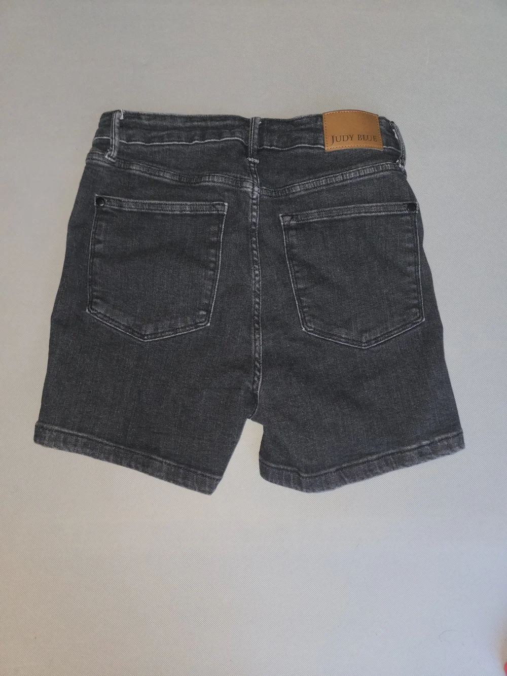 Judy Blue Jean Shorts Womens Large Black Denim Stretch Cuffed Casual Mid Rise